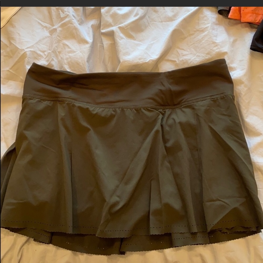 Lululemon EUC tennis skirt